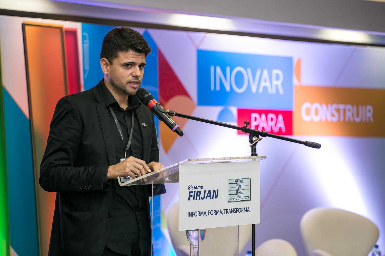 O diretor da FCM Arquitetura, Felipe Cordeiro, falou sobre a substituição de outros materiais pelo plástico na construção (Foto: Fabiano Veneza)